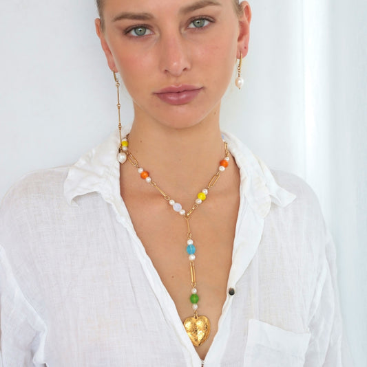 ALEMAGOU NECKLACE WITH 24K GOLD PLATED CHAIN LINKS AND AUSTRIAN CRYSTALS AND FRESH WATER PEARLS WITH 24K GOLD PLATED HEART PENDANT