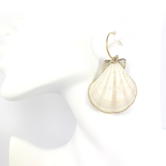 ANDRINA SINGLE HOOP EARRING