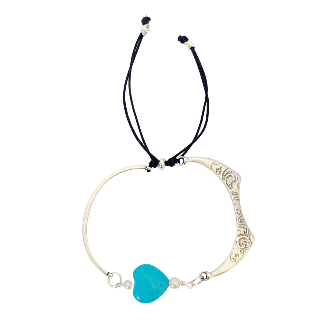 CAPTURE MY HEART CUFF BRACELET