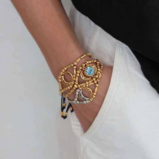EYE CATCHER BRACELET GOLD AND GOLD AND SILVER PLATED BEADS