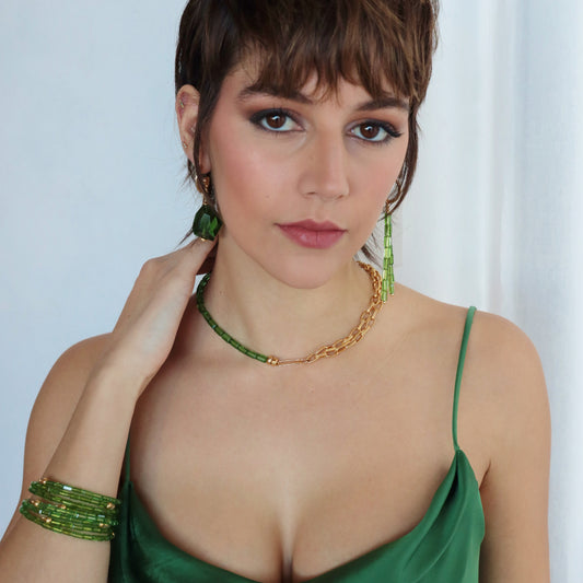 MYRSINI CRYSTAL NECKLACE WITH EMERALD AUSTRIAN CRYSTALS AND DOUBLE 24K GOLD PLATED STAINLESS STEEL CHAIN