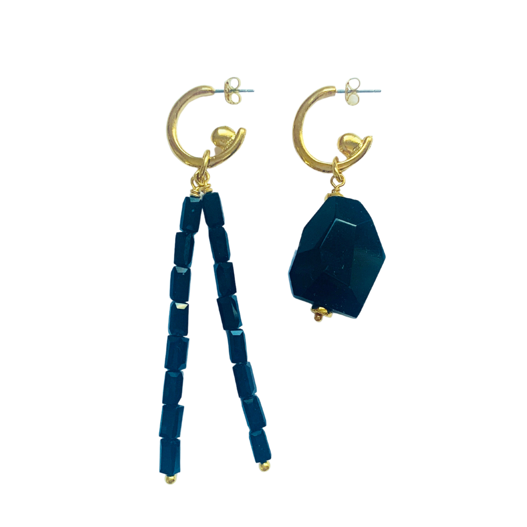 SOLEIL CRYSTAL EARRINGS IN BLACK
