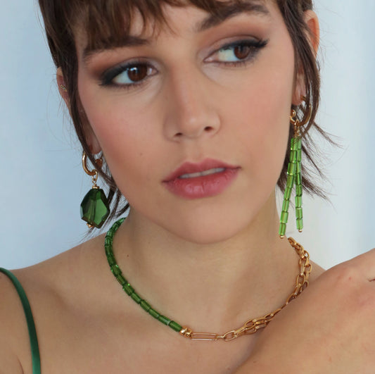 SOLEIL CRYSTAL EARRINGS IN EMERALD