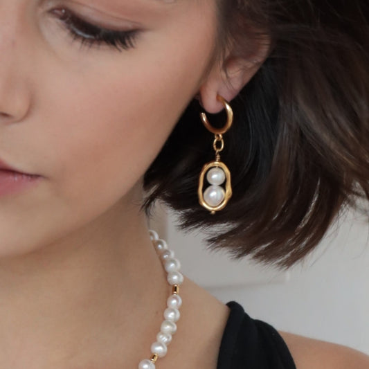 ZOE GOLD AND FRESHWATER BAROQUE PEARL HOOP EARRINGS