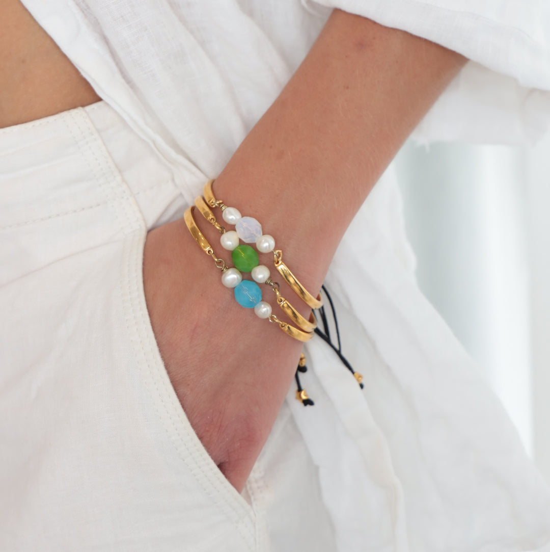 ALEMAGOU CUFF BRACELET WITH AUSTRIAN CRYSTAL AND FRESHWATER PEARLS