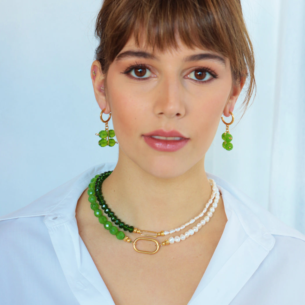 BABY PANORMOS NECKLACE WITH FRESHWATER PEARLS AND EMERALD AUSTRIAN CRYSTALS