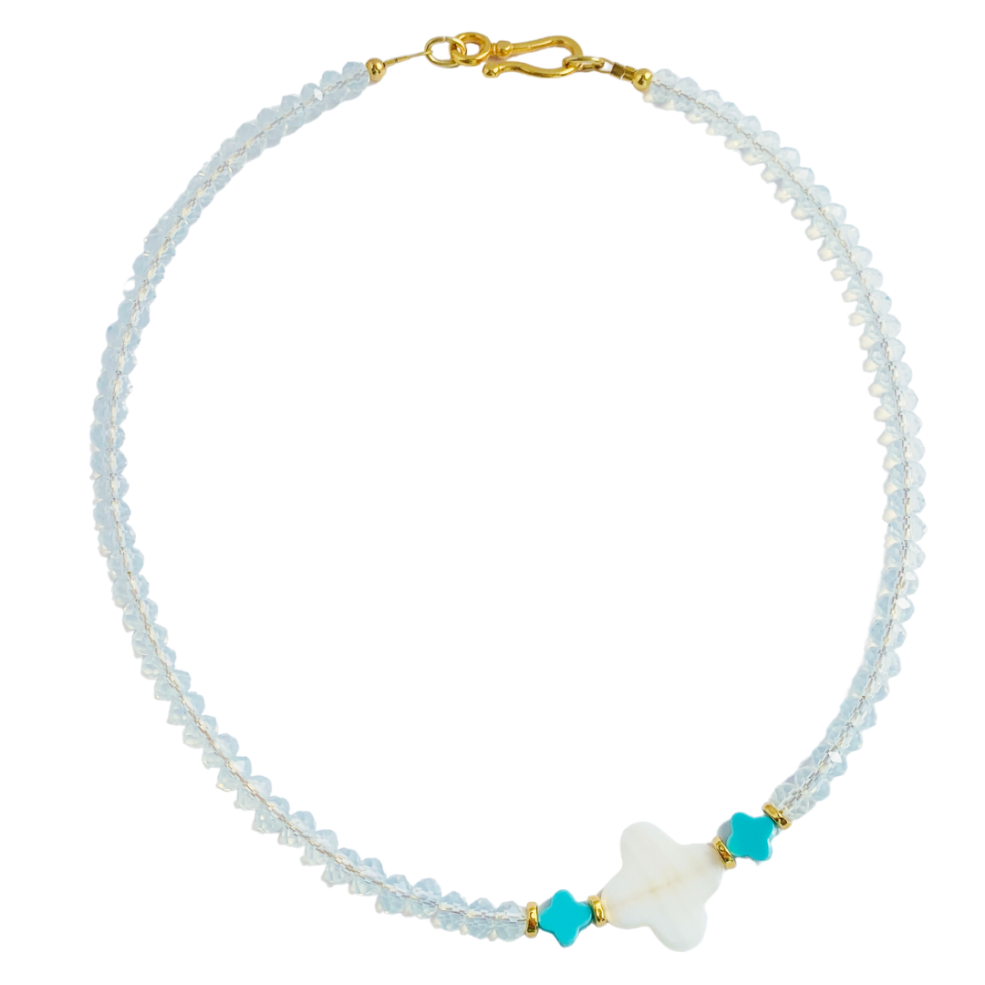 KITHNOS NECKLACE IN WHITE OPAQUE AUSTRIAN CRYSTALS, MOTHER OF PEARL AND TURQUOISE HOWLITE