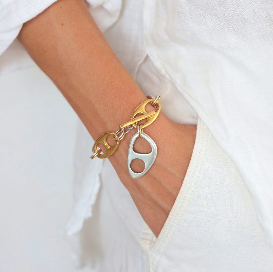 THALIA 24K GOLD AND 999 SILVER PLATED HAND CRAFTED LARGE LINK BRACELET WITH TOGGLE CLASP CLOSURE